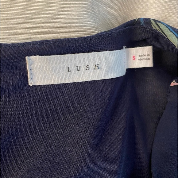 Lush Size Small floral long sleeve mini dress. Used - Picture 7 of 7